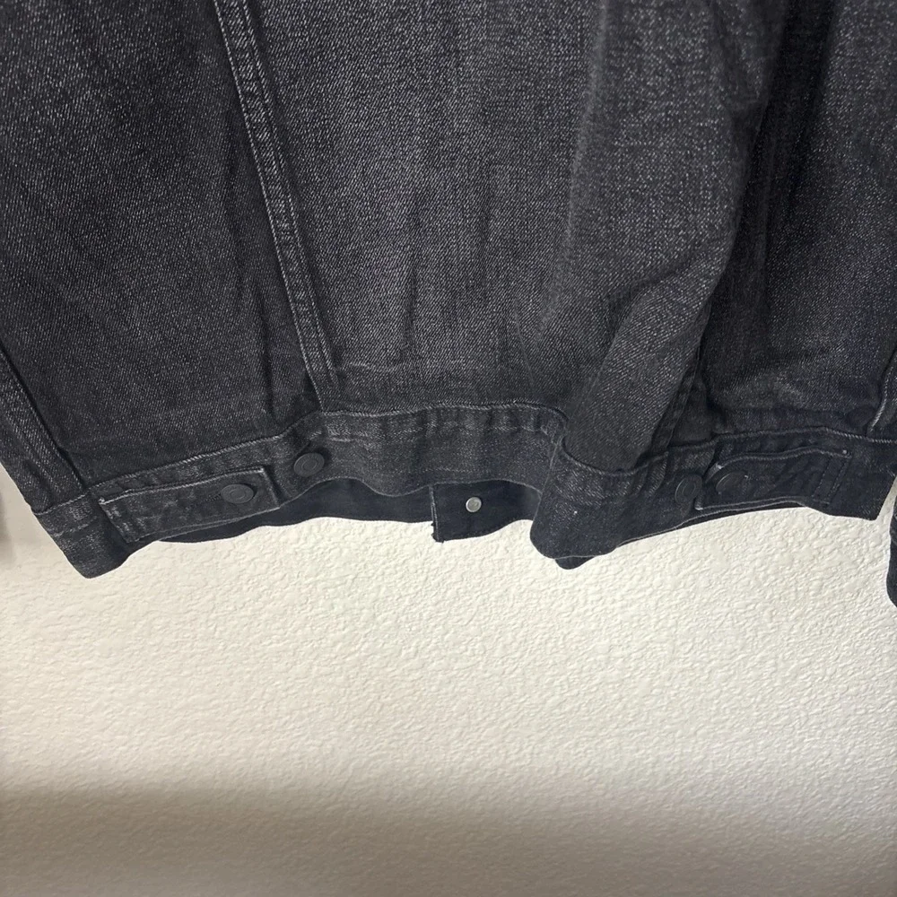 Levi's Mens Stripe Sleeve Trucker Jacket Color Black 596030000 size‎ xL